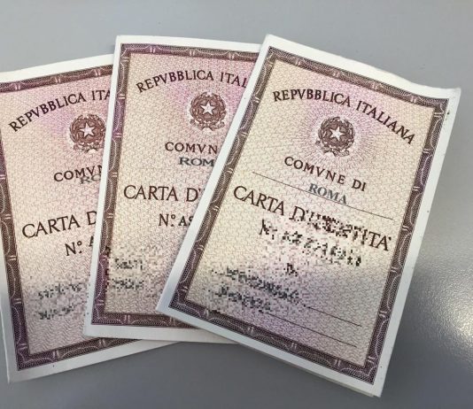 Carta d’identità cartacea, da oggi stop per l’espatrio: cosa cambia e chi deve fare la Cie