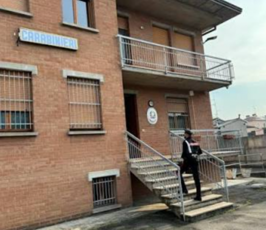 Minacce di morte via WhatsApp: denunciato 21enne di Suzzara