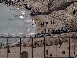 Ceuta, allerta per un nuovo assalto: il Marocco blocca centinaia di migranti