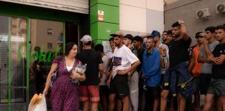 Ceuta, viaggio tra i migranti che provano a restare: “Ci avevano detto che la frontiera era aperta…”