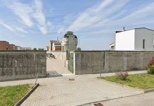 Lapidi danneggiate da ignoti al cimitero di Nosedole: indagano i carabinieri