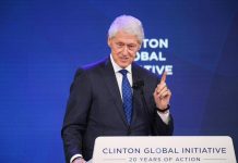 Gli 80 anni di Bill Clinton, il ‘ragazzo di Hope’ dall’Arkansas alla Casa Bianca