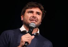 Di Battista, l’aereo è pronto per l’ex deputato ma non è una procedura straordinaria: da Wuhan alla Thailandia tutti i precedenti