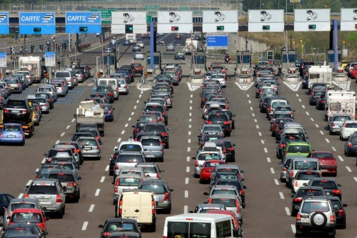 controesodo_primi_rientri_dalle_ferie_estive._traffico_alla_barriera_di_mlano_melegnano
