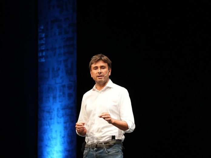 dibattista_palco_microfono_ipa
