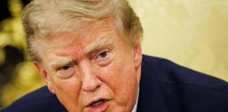 Usa-Iran, tregua scaduta. Trump minaccia l’Oman: “Se vi mettete in mezzo vi bombarderemo”