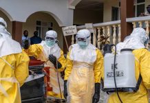 Ebola, il co-scopritore del virus: “Si diffonde a velocità mai vista”