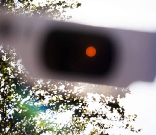 Eclissi di sole oggi 12 agosto, da Milano a Roma e Palermo: orario migliore per vederla città per città