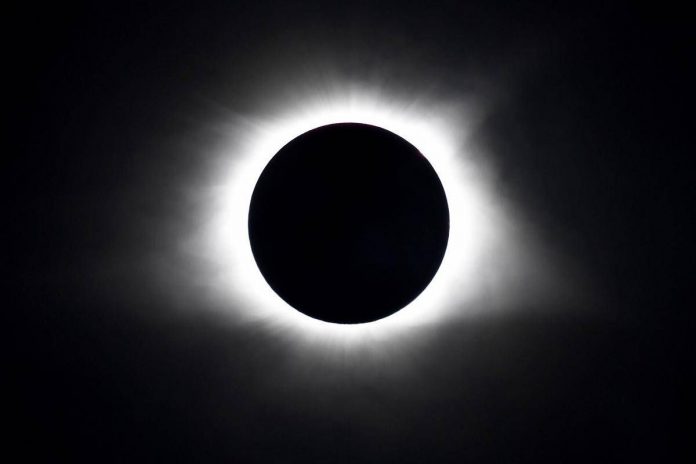 eclissi_solare_totale_fg