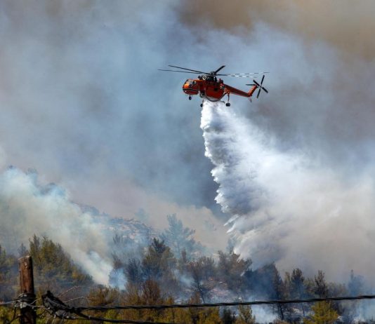 Grecia, due elicotteri si scontrano in volo: erano impegnati nella lotta agli incendi