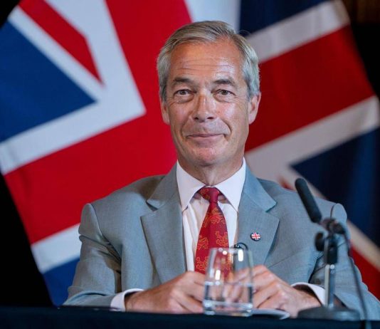 Gb, Nigel Farage rieletto: leader di Reform Uk in Parlamento con il 62,82% dei voti