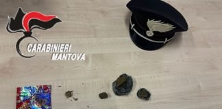 Asola, fugge all’alt dei Carabinieri: 21enne arrestato con vari involucri di hashish