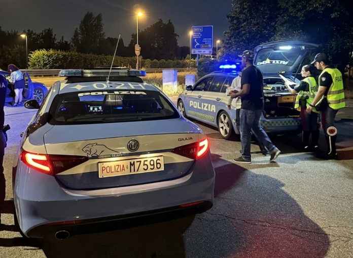 foto servizio Polizia