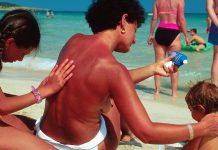 Creme solari fatte in casa, il monito degli esperti: “Pericoloso trend guidato dalle fake news”