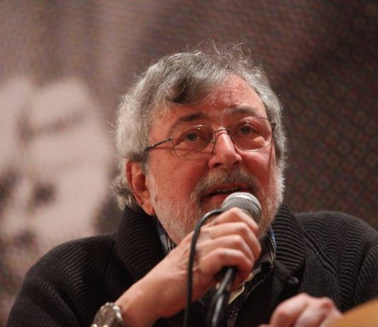 Guccini, a Pavana i funerali in forma privata