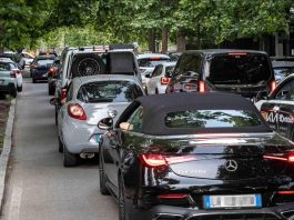 Mini riforma del bollo auto, niente tagli ma dal 2028 cambiano le tempistiche: la novità