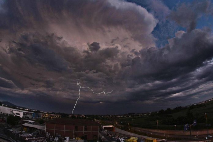 fulmine_cielo_viola_ftg2