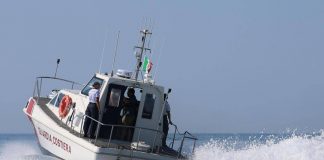 Cattolica, fermato 45enne per tentato omicidio: si era gettato in mare in auto con la moglie
