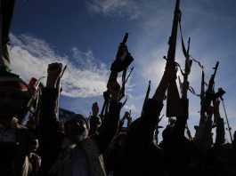 Yemen, Houthi attaccano forze governative: 45 morti