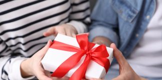 Idee regalo per il partner: 7 esperienze creative che lasciano un ricordo da conservare