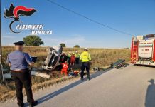 Castellucchio, auto si ribalta nel fossato: 45enne in ospedale