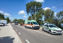Scontro camper-scooter sul Lungolago: coinvolti anche neonata e bambino di 4 anni