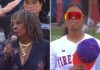 Il baseball femminile rinasce, ma l’inno da incubo è il vero show