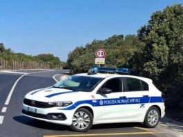 Ostia, investe ciclista sulla via Litoranea e fugge: denunciato 51enne