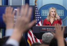 Trump, la portavoce Karoline Leavitt lascia l’incarico. Il presidente: “La capisco”