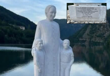 Don Milani, inaugurata la statua con frase anti-comunista: scoppia la polemica