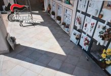 Vandali al cimitero di Nosedole: lapidi danneggiate davanti a tre celle funebri