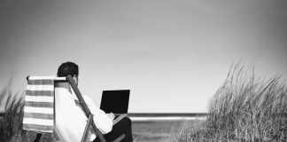 In ferie senza e-mail e chat? Ecco come organizzarsi per staccare davvero la spina dal lavoro