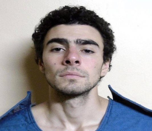 Usa, Luigi Mangione pronto a dichiararsi colpevole nel processo federale: svolta nel caso Brian Thompson