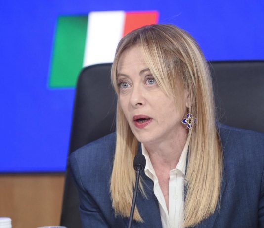 Caro carburanti, oggi il Consiglio dei ministri: sul tavolo una misura ponte