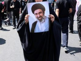 Iran, media: “Mojtaba Khamenei in condizioni critiche, potrebbe essere in punto di morte”