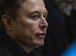 Space X, un razzo di Elon Musk sta per schiantarsi sulla Luna