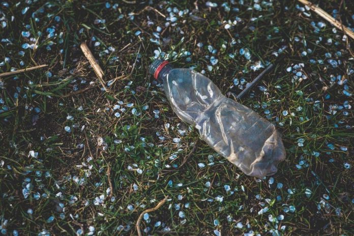 packaging_bottiglia_plastica_unspash