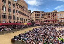Palio di Siena, oggi si corre l’Assunta – Diretta