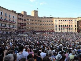 Palio di Siena, domani la grande sfida dell’Assunta: dove vederla in tv