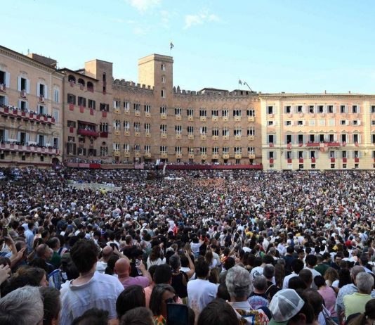 Palio di Siena, domani la grande sfida dell’Assunta: dove vederla in tv