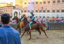 Palio di Siena, oggi si corre? Sole su Piazza del Campo