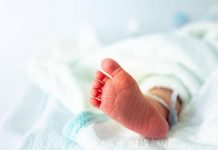 Diventa mamma a 62 anni: “La mia famiglia non ci credeva”