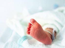 Diventa mamma a 62 anni: “La mia famiglia non ci credeva”