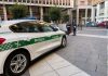 Violenza in piazza 80°, sputi, calci e pugni agli agenti che rimangono feriti: arrestato