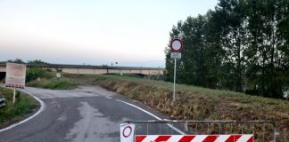 Ponte di Borgoforte, via XXV Aprile, raffica di multe dopo il divieto di transito