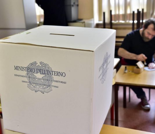 Sondaggio politico, Fratelli d’Italia stabile e Pd cala. Vannacci sale ancora