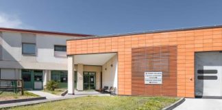 Asola, picchia fratello e cognata con un profumatore in vetro: arrestato 45enne
