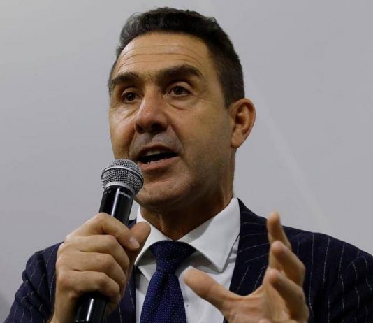 Sondaggio politico, Vannacci supera Forza Italia e Fratelli d’Italia cala