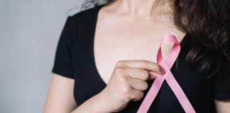 Il tumore al seno come malattia professionale: hostess vince causa storica in Francia