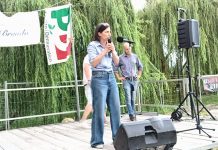 Carburanti, Schlein a Rivalta: “tassare gli extraprofitti”. Nel discorso anche allarme clima e primarie